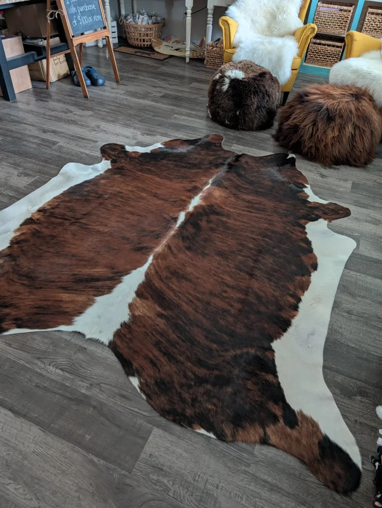 Tricolour16 extra large brown and white cowhide rug with natural fur texture perfect large cowhide for spacious rooms