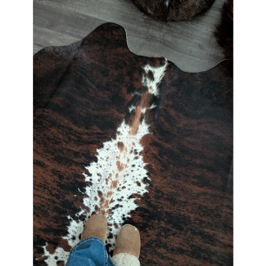 Brown and white tricolour34 extra large cowhide rug with natural fur edges perfect for beautiful rugs decor