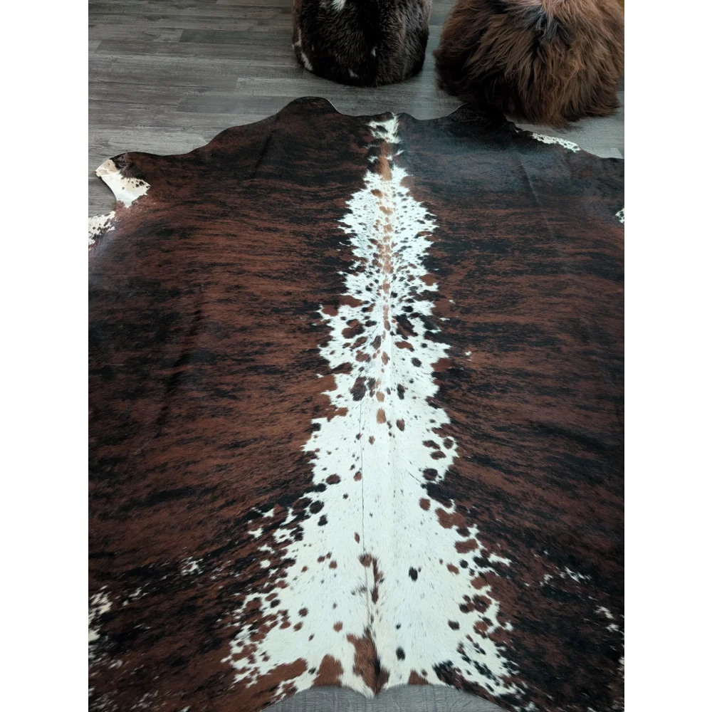 Tricolour34 beautiful rugs large cowhide featuring brown and white natural irregular patterns extra large cowhide