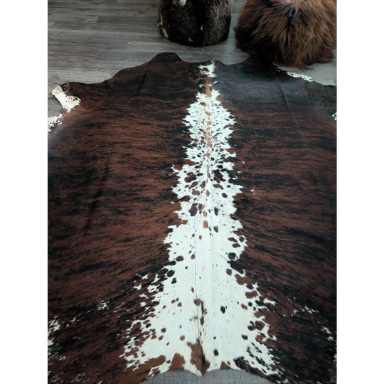 Tricolour34 beautiful rugs large cowhide featuring brown and white natural irregular patterns extra large cowhide