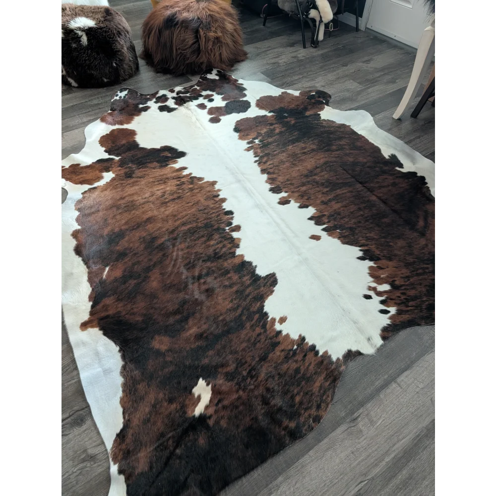 Extra large cowhide rug tricolour