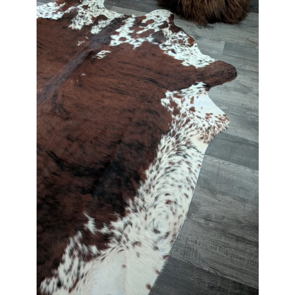 Brown and white spotted extra large cowhide rug tricolour6 with natural fur texture perfect for beautiful rugs