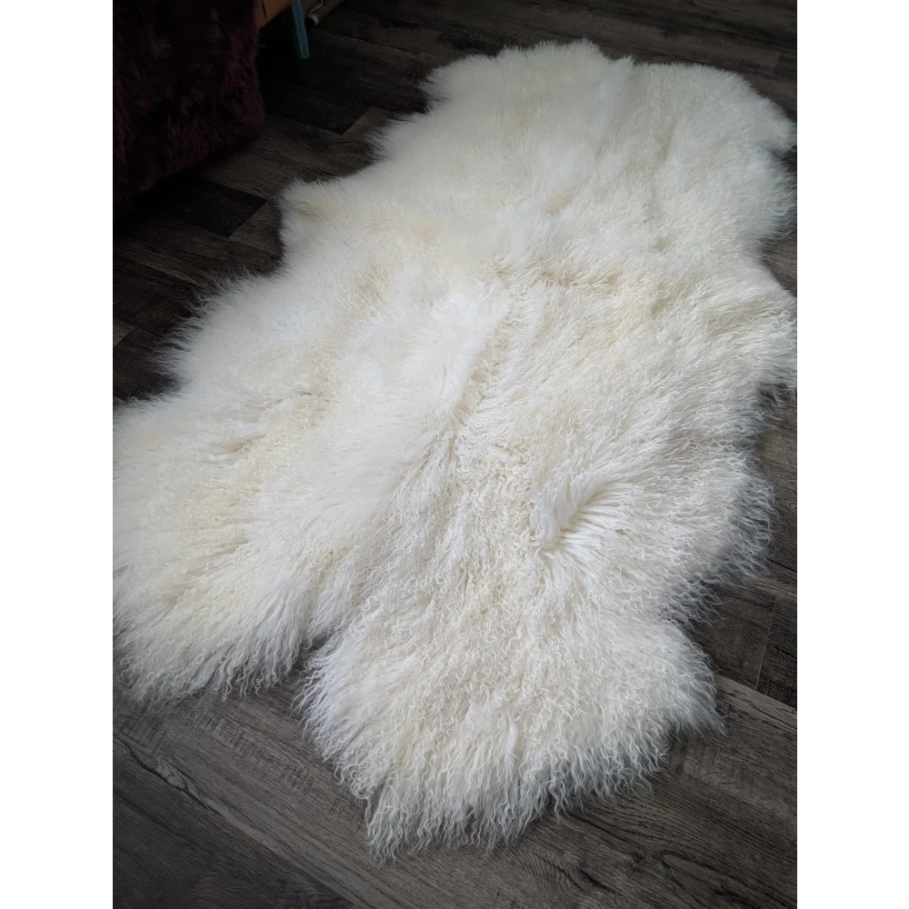 Gorgeous natural white Mongolian sheepskin rug, plush and curly