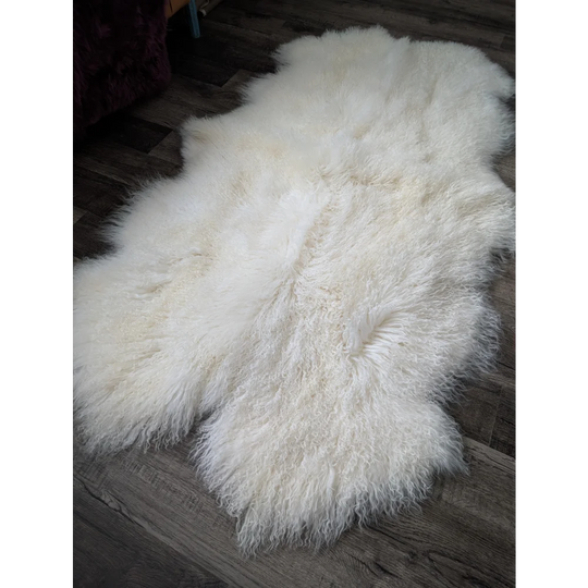 Gorgeous natural white Mongolian sheepskin rug, plush and curly