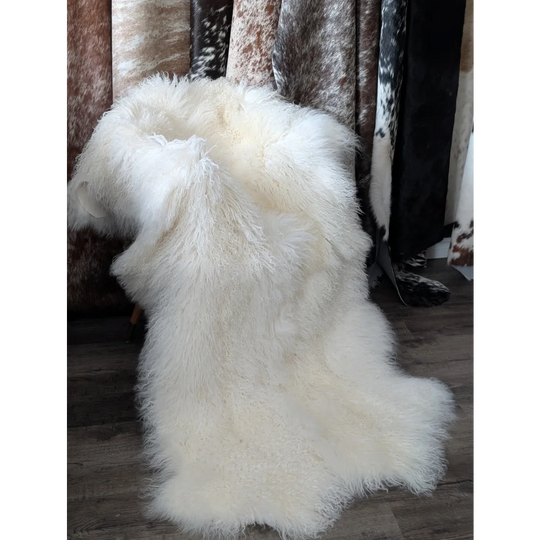 Gorgeous natural white Mongolian sheepskin rug, plush and fluffy