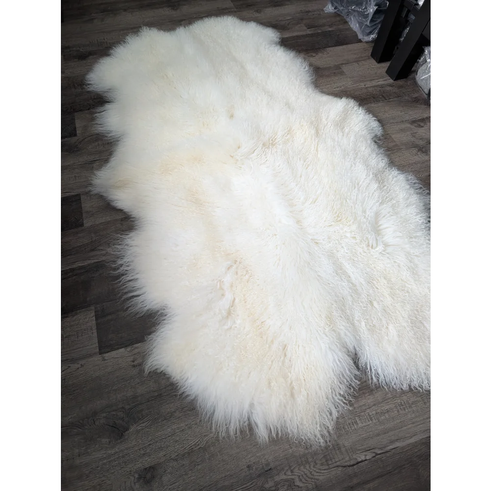Gorgeous natural white Mongolian sheepskin rug, plush and fluffy