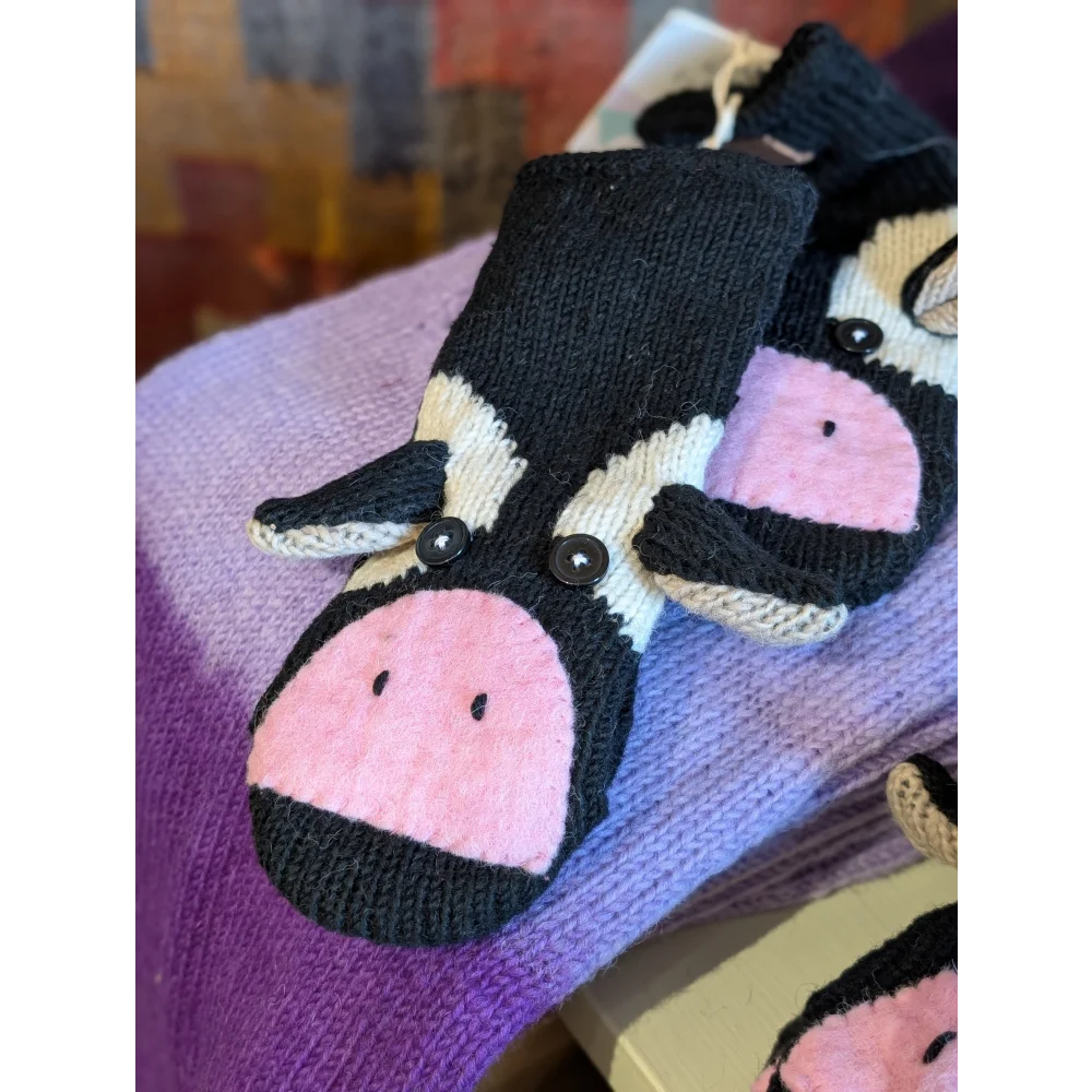 Fabulous cow mittens in unisex genuine sheeps wool with fuzzy black pink pig socks