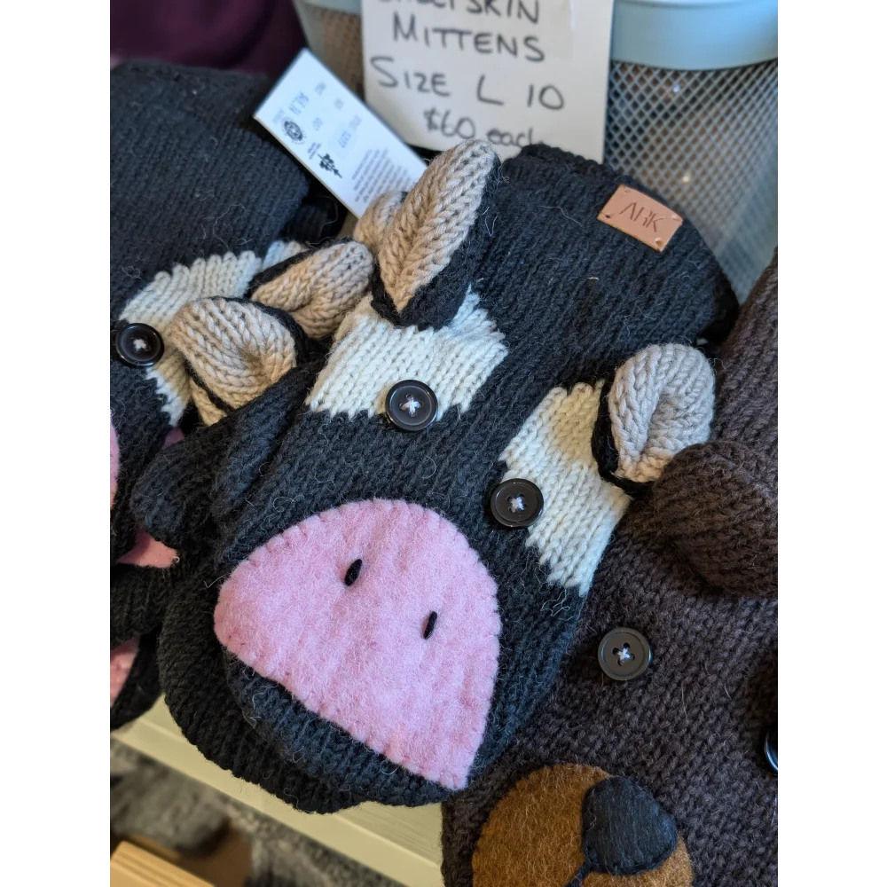 Fabulous cow mittens in genuine sheep’s wool, unisex adult size with black and white spots
